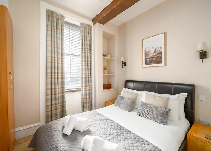 Stylish & Central 2Br Stockbridge Gem